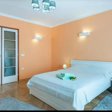 Lovely-room- Appartamento *